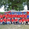 Các cán bộ, nhân viên ngoại giao Việt Nam và Lào tại Geneva và Berne chụp ảnh lưu niệm. (Ảnh: Hoàng Hoa​/TTXVN)