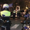 Cảnh sát Tây Ban Nha điều tra tại Cambrils sau vụ tấn công. (Nguồn: EPA/TTXVN)