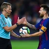 Messi (phải) đang có phong độ vô cùng ấn tượng trong màu áo Barcelona ở mùa này. (Nguồn: Getty Images)