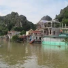 Thôn Kênh Gà, xã Gia Thịnh, huyện Gia Viễn, tỉnh Ninh Bình vẫn bị cô lập sau mưa lũ. (Ảnh: Thùy Dung/TTXVN​)