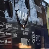 Chiếc xe chở các cầu thủ Dortmund bị đánh bom. (Nguồn: AP)