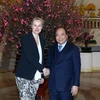 Thủ tướng Nguyễn Xuân Phúc tiếp Bộ trưởng Ngoại thương và Hợp tác phát triển Hà Lan Sigrid Kaag. (Ảnh: Thống Nhất/TTXVN)