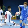 Tuyển Futsal Việt Nam (áo trắng) dừng bước sau trận thua Futsal Uzbekistan. (Nguồn: AFC)