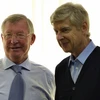 Hai HLV kỳ cựu Ferguson và Wenger từng đối đầu nhau từ năm 1996-2013. (Nguồn: Manutd.com)