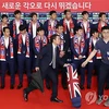 Các thành viên tuyển Hàn Quốc bị ném trứng thối. (Nguồn: Yonhap)