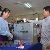 Cử tri Campuchia tham gia bỏ phiếu bầu cử Hội đồng xã, phường. (Ảnh: Phan Minh Hưng/TTXVN) 