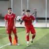 U23 Việt Nam bước và trận gặp Pakistan sau buổi tập trên mặt sân nhân tạo. (Nguồn: VFF)