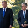 Tổng thống Mỹ Donald Trump và Chủ tịch Fed Jerome Powell (phải). (Nguồn: RTE)