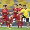 Hình ảnh tuyển Việt Nam tập tại Bukit Jalil trước trận chung kết