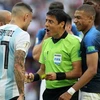 Ông Alireza Faghani điều khiển trận Pháp - Argentina ở World Cup 2018. (Nguồn: AP)