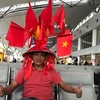 Cổ động viên cả nước đổ về Mỹ Đình 'tiếp lửa' cho tuyển Việt Nam