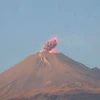 Video cận cảnh núi lửa nổi tiếng Popocatepetl phun trào