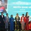Nguyễn Quang Hải được trao giải thưởng Quả bóng vàng năm 2018. (Ảnh: Xuân Dự/TTXVN)