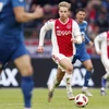 Frenkie de Jong trong màu áo Ajax.