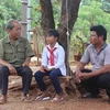 Ba thế hệ dân làng Kloong sau 40 năm chuyển làng từ Campuchia về xã Ia O, huyện Ia Grai, tỉnh Gia Lai. (Ảnh: Dư Toán/TTXVN)