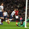 David de Gea được đưa 'lên mây' sau khi giúp M.U hạ Tottenham