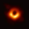 Bức ảnh đầu tiên chụp hố đen được giới khoa học công bố tối 10/4/2019. (Ảnh: AFP)