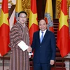 Thủ tướng Nguyễn Xuân Phúc tiếp Chủ tịch Thượng viện Vương quốc Bhutan. (Ảnh: Thống Nhất/TTXVN)