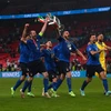 Khoảnh khắc Italy hân hoan nâng cao chiếc cúp vô địch EURO 2020