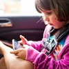 Hạn chế cho trẻ dưới 12 tuổi sử dụng smartphone