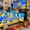 Nhân dịp kỷ niệm sinh nhật, nhiều hệ thống siêu thị điện máy tại Hà Nội đã tổ chức chương trình khuyến mãi để tri ân khách hàng. (Ảnh: Việt Anh/Vietnam+)