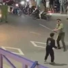 [Video] Khoảnh khắc thiếu tá công an trấn áp tội phạm dùng dao ở An Giang