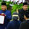 Tân Tổng thống Indonesia Prabowo Subianto (trái) nhậm chức tại Jakarta ngày 20/10/2024. (Nguồn: THX/TTXVN) 