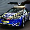 Mẫu xe điện tuần tra Tesla Model X của cảnh sát bang Victoria, Australia. (Ảnh: Gizmodo)