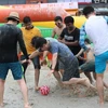 Người dân chơi đùa tại lễ hội tắm bùn Boryeong. (Ảnh: Gapyear)