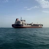 Tàu chở dầu mang cờ Anh Stena Impero ở gần Eo biển Hormuz. (Ảnh: THX/TTXVN) 