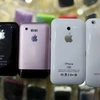 Điện thoại iPhone giả bày bán tại Trung Quốc. (Ảnh: Getty)