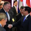 Ngoại trưởng Mỹ Mike Pompeo gặp người đồng cấp Trung Quốc Vương Nghị. (Ảnh: CGTN)
