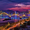 Thành phố Đà Nẵng lộng lẫy về đêm.