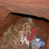 Đường hầm các tù nhân tự đào để vượt ngục. (Ảnh: AP)