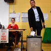 Thủ tướng Ireland Leo Varadkar tham gia bỏ phiếu. (Ảnh: AFP/Getty)