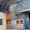 Bình Dương: Cháy lớn tại khu nhà xưởng của công ty sản xuất đồ gốm