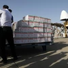 Iran chuyển hàng cứu trợ đến Beirut. (Ảnh: Reuters)