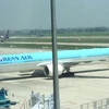 Máy bay Korean Air tại sân bay Nội Bài. (Ảnh: Youtube)