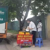Hà Nội: Tràn lan hàu nướng vỉa hè với giá rẻ đến 'giật mình'