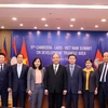 Thủ tướng Nguyễn Xuân Phúc và các đại biểu đoàn Việt Nam tham dự hội nghị tại điểm cầu Hà Nội. (Ảnh: Thống Nhất/TTXVN)