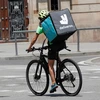 Đợt IPO của Deliveroo được kỳ vọng sẽ đem lại động lực cho ngành tài chính Anh. (Ảnh: Quartz)