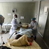 Hệ thống y tế ở Pháp rơi vào tình trạng quá tải. (Ảnh: AFP/TTXVN)