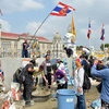 Người biểu tình Thái Lan chặn lối vào tòa nhà chính phủ