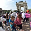 [Photo] Vui nhộn cùng "cuộc chiến gối bông" tại Milan