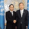 Đại sứ Lê Hoài Trung và Tổng Thư ký Liên hợp quốc Ban Ki-moon. (Ảnh: TTXVN)