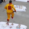[Photo] Lễ hội độc đáo "Nhảy qua trẻ sơ sinh" ở Tây Ban Nha