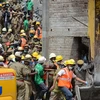[Photo] Tìm thấy hai người sống sót trong vụ sập nhà ở Chennai