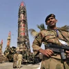 Pakistan dự định phát triển vũ khí hạt nhân tầm ngắn để răn đe Ấn Độ