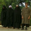 Tên Boutaoui Bouzid cùng 3 nữ khủng bố ra đầu thú. (Nguồn: Algérie-Focus)