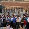 Binh sỹ Thổ Nhĩ Kỳ ngăn đoàn tuần hành ủng hộ người Kurd. (Ảnh: Reuters)